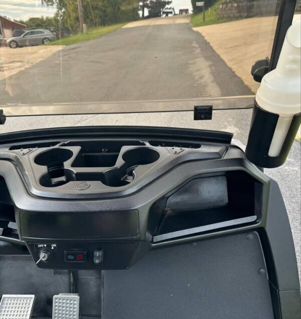 2023 Yamaha 2 Seat Cart - Image 2