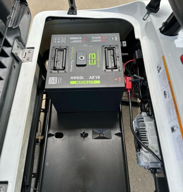 2023 ICON i60L Electric LIMO Golf Cart - Image 10